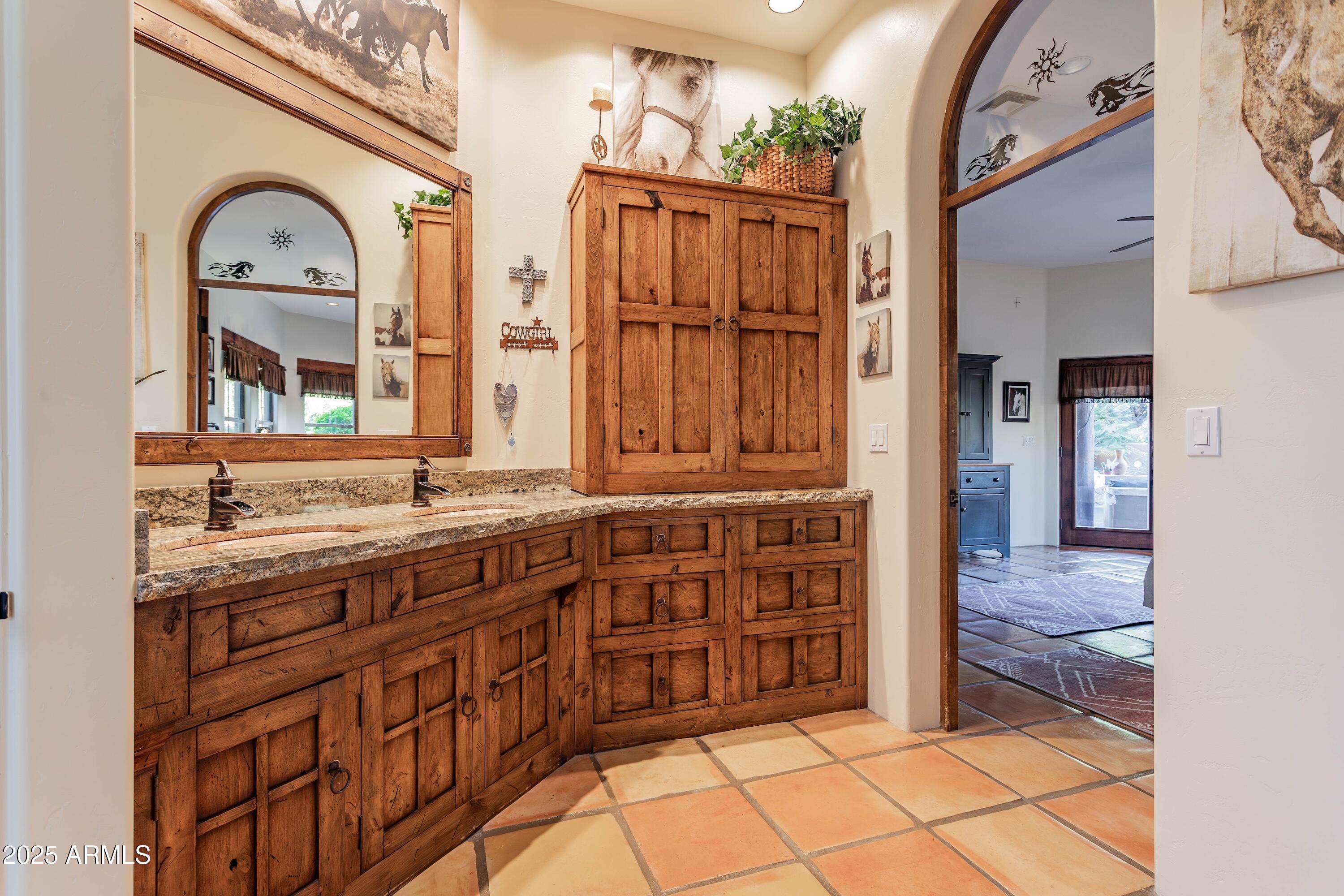 38599 North Rising Sun Road Carefree, AZ 85377 - Photo 29 of 56 primary bedroom bath 1