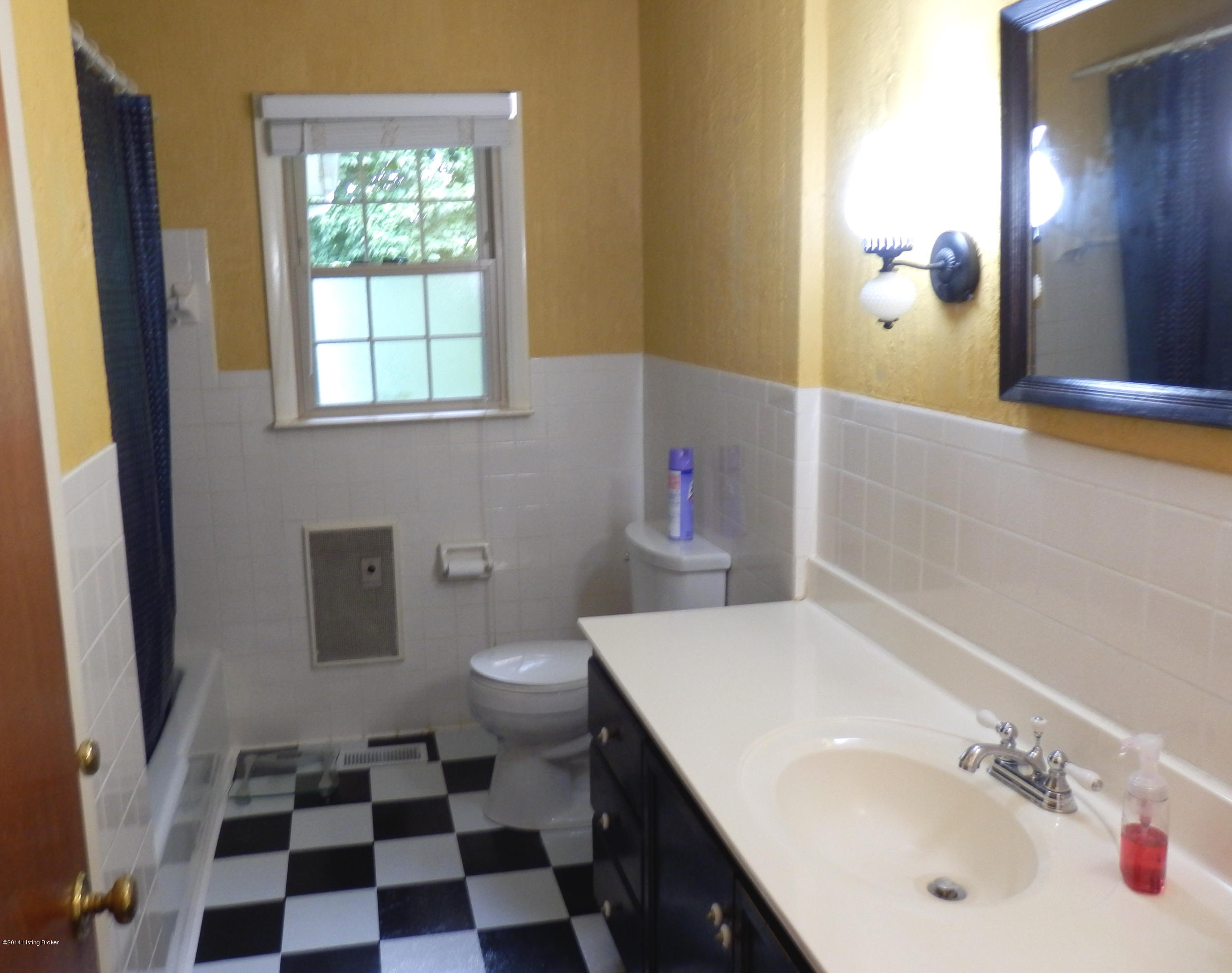 1901 Bray Ridge Road Bedford, KY 40006 - Photo 10 of 17 1901 Bray Ridge_25_Bath1