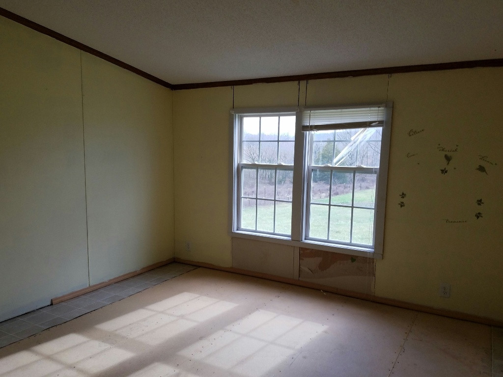 247 Watauga Flats Road Johnson City, TN 37601 - Photo 8 of 14 Photo 8