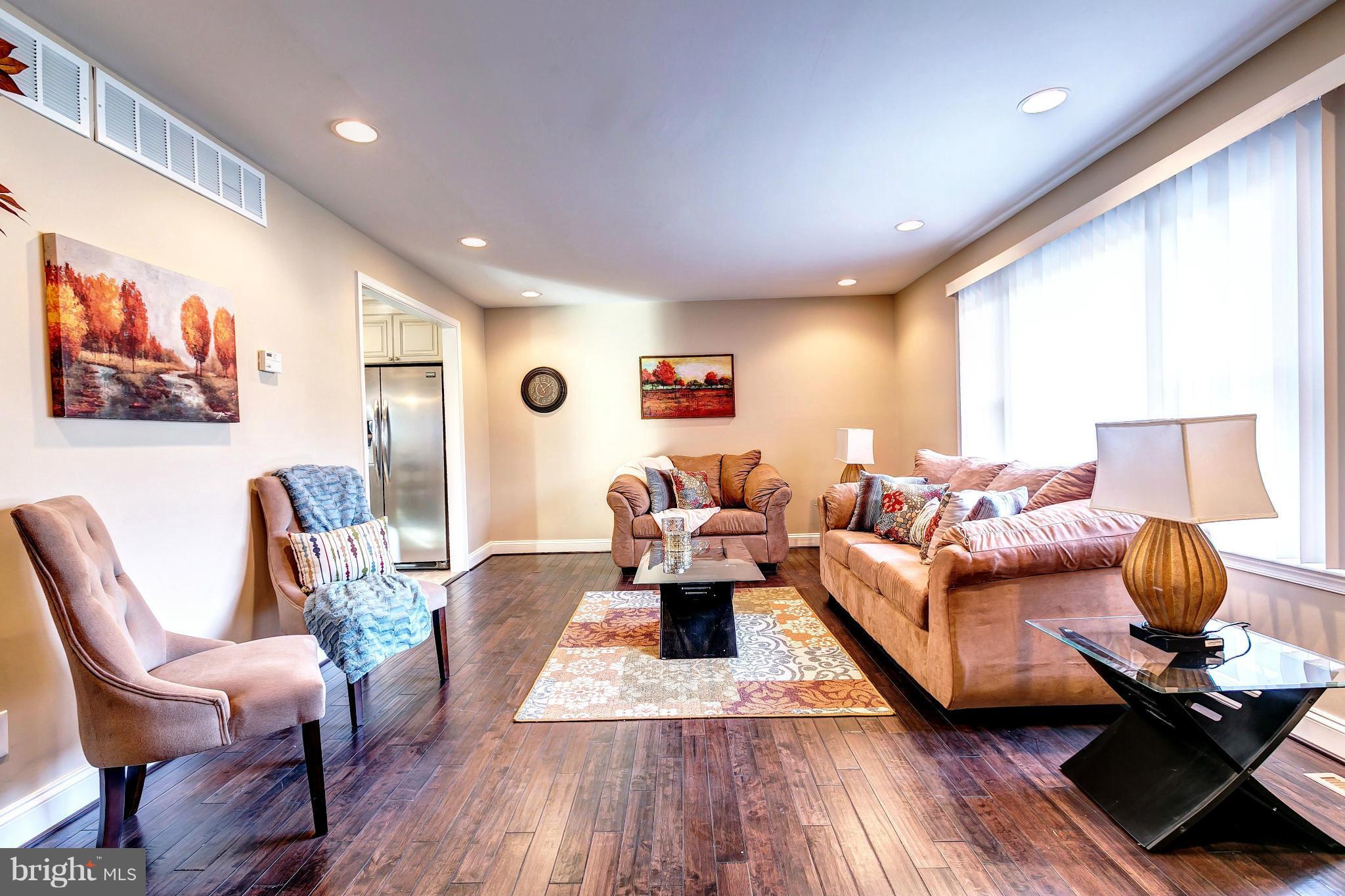 9709 Southall Road Randallstown, MD 21133 - Photo 10 of 29 Living Room
