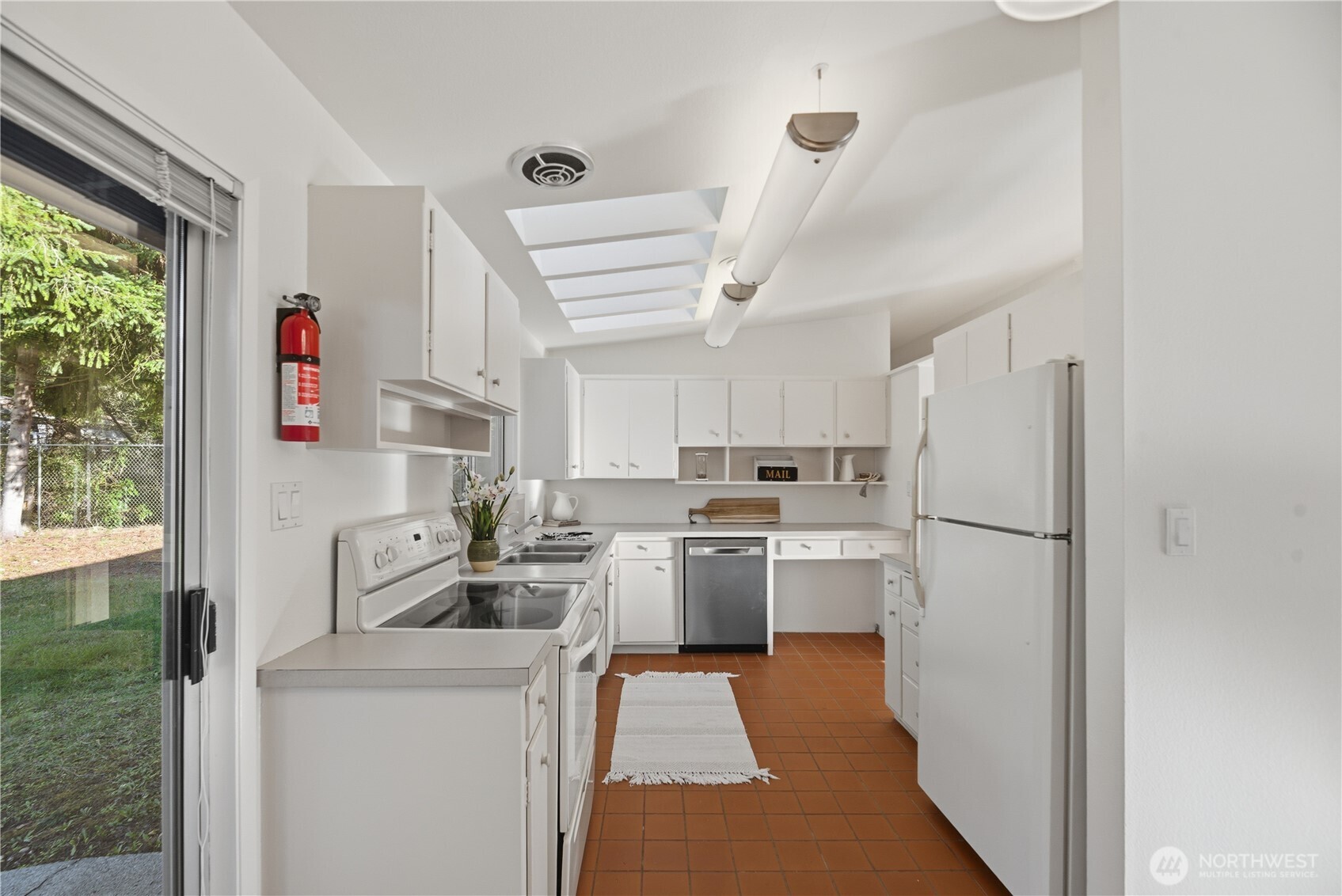 9004 Northeast 178th Street Bothell, WA 98011 - Photo 13 of 36