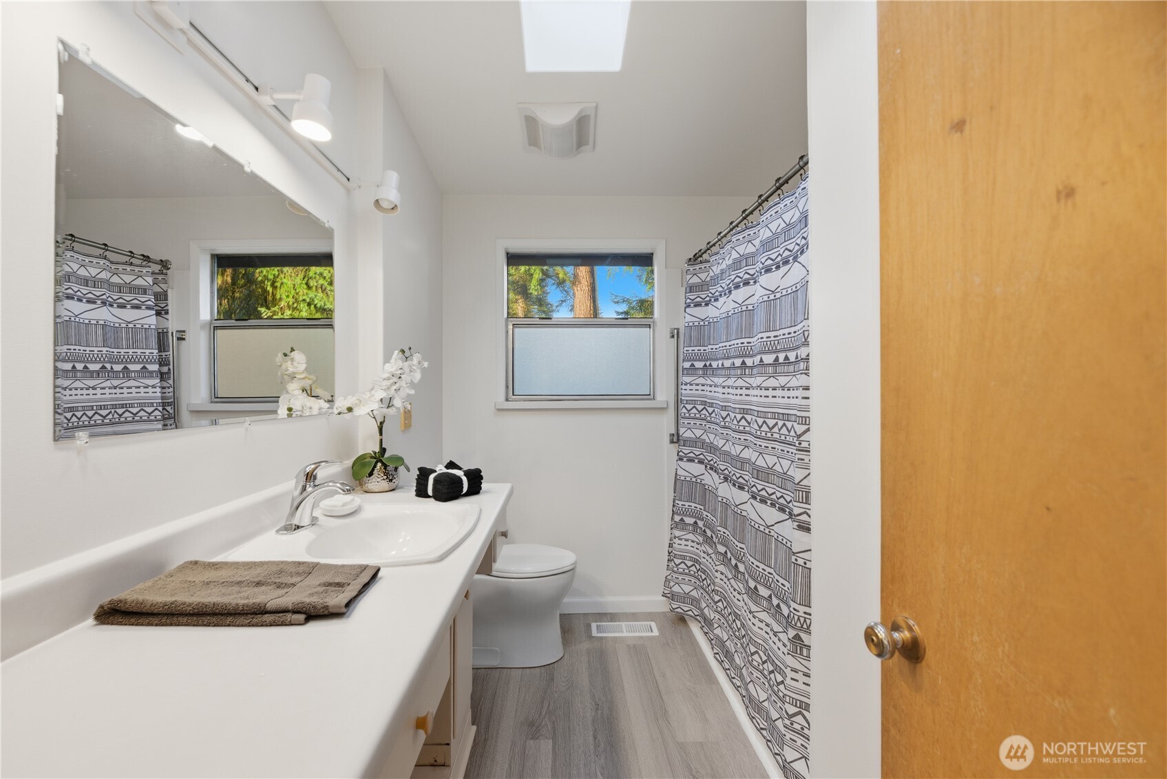 9004 Northeast 178th Street Bothell, WA 98011 - Photo 17 of 36