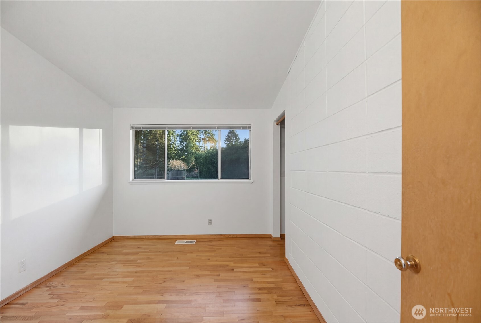 9004 Northeast 178th Street Bothell, WA 98011 - Photo 19 of 36