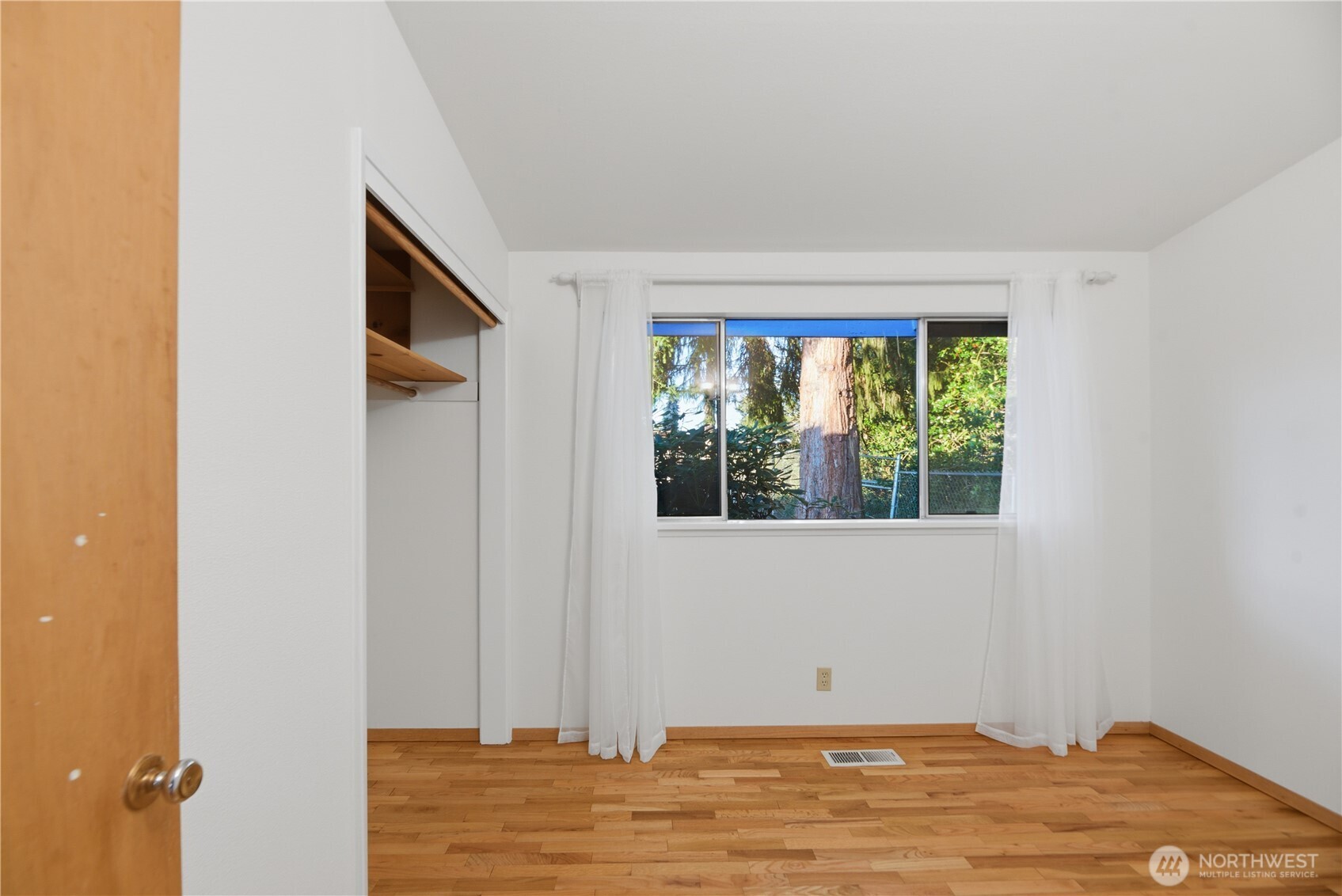 9004 Northeast 178th Street Bothell, WA 98011 - Photo 21 of 36