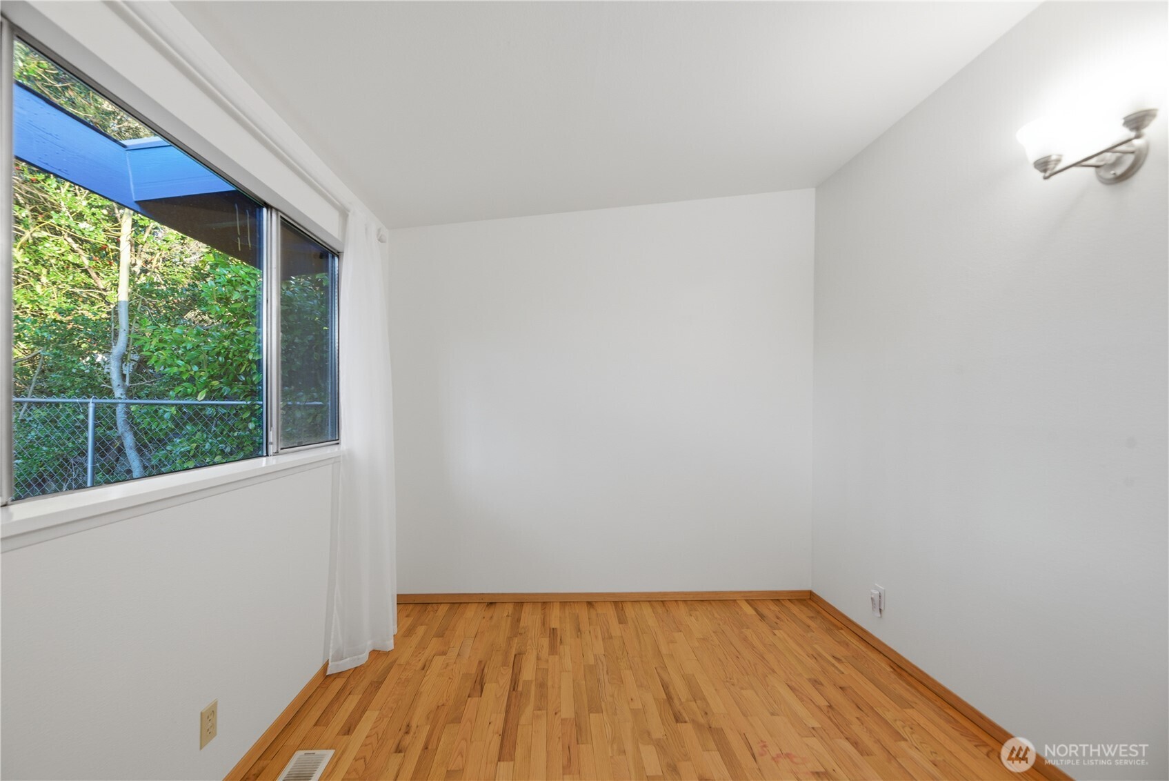 9004 Northeast 178th Street Bothell, WA 98011 - Photo 22 of 36