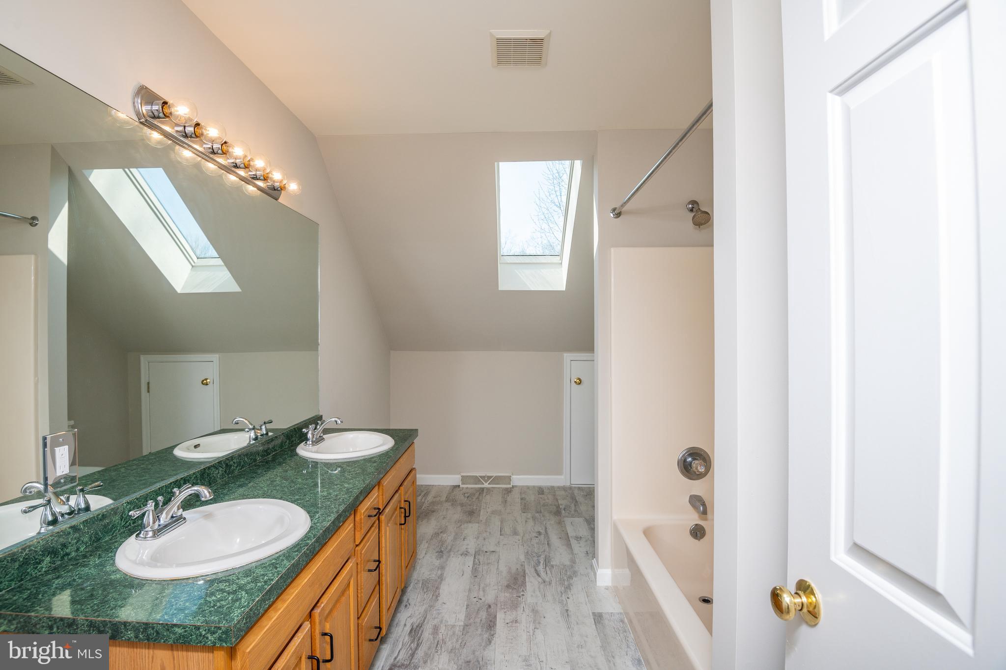 121 East Conestoga Road Elverson, PA 19520 - Photo 40 of 55 In law suite - guest bath
