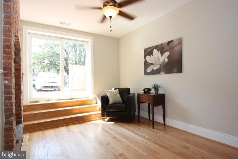 213 F Street Northeast Washington, DC 20002 - Photo 6 of 17 Sunroom