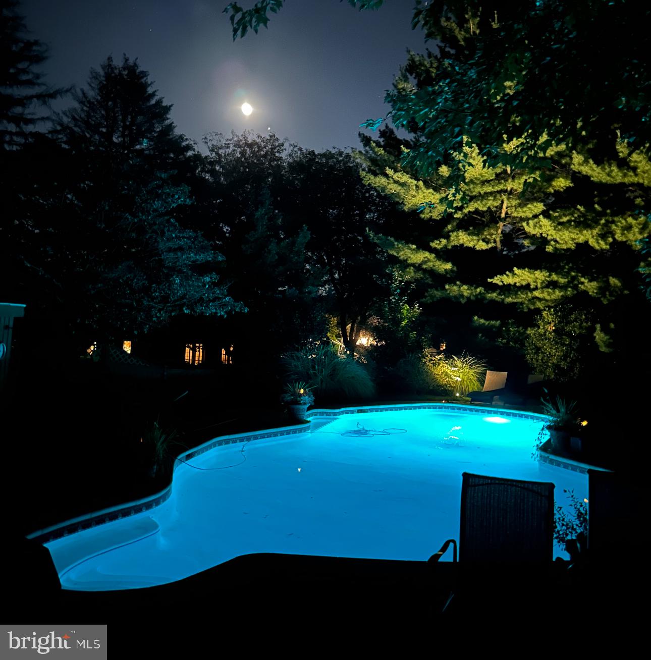 510 Greenhowe Drive Lititz, PA 17543 - Photo 31 of 31 a view of an ocean from a yard