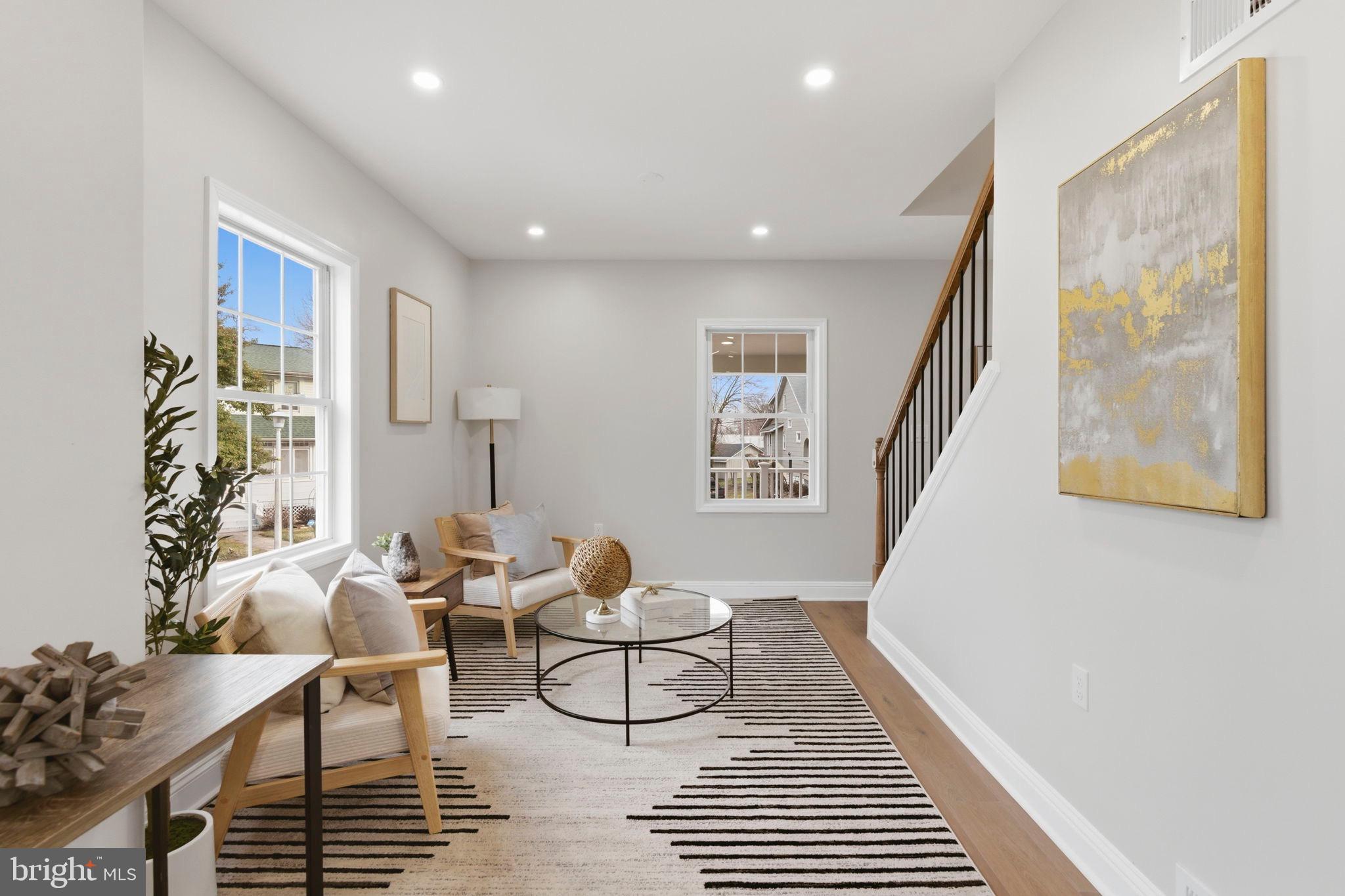 4019 Ridgecroft Road Baltimore, MD 21206 - Photo 11 of 39 Bright and inviting living space awaits you.