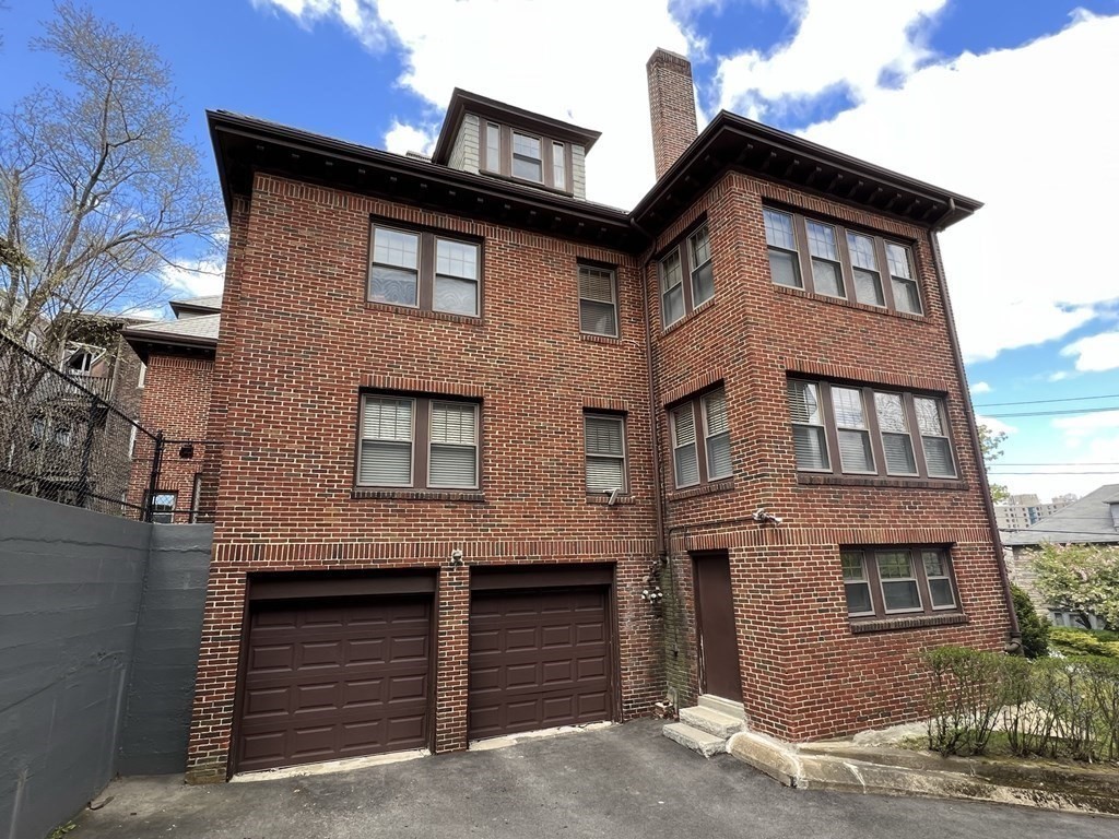 84 Winthrop Road Brookline, MA 02445 - Photo 40 of 42 a front view of a house