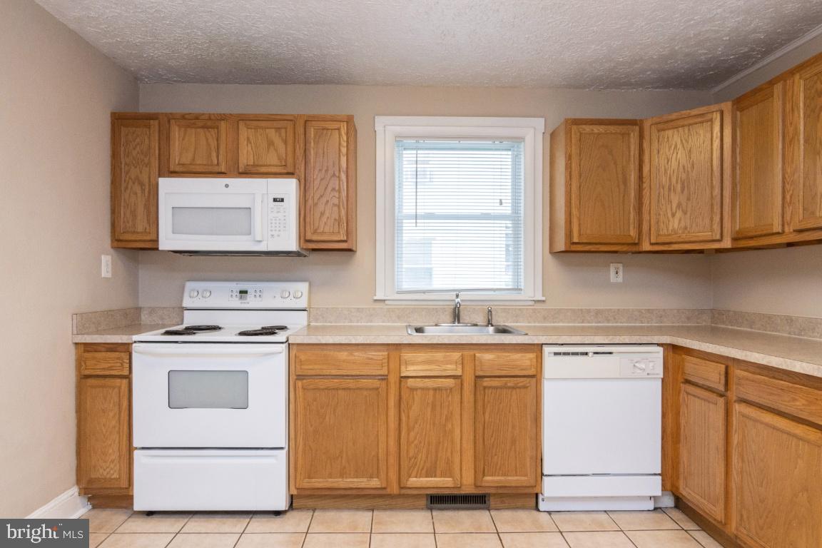 145 Osborn Road Aberdeen, MD 21001 - Photo 8 of 38 Large, bright kitchen