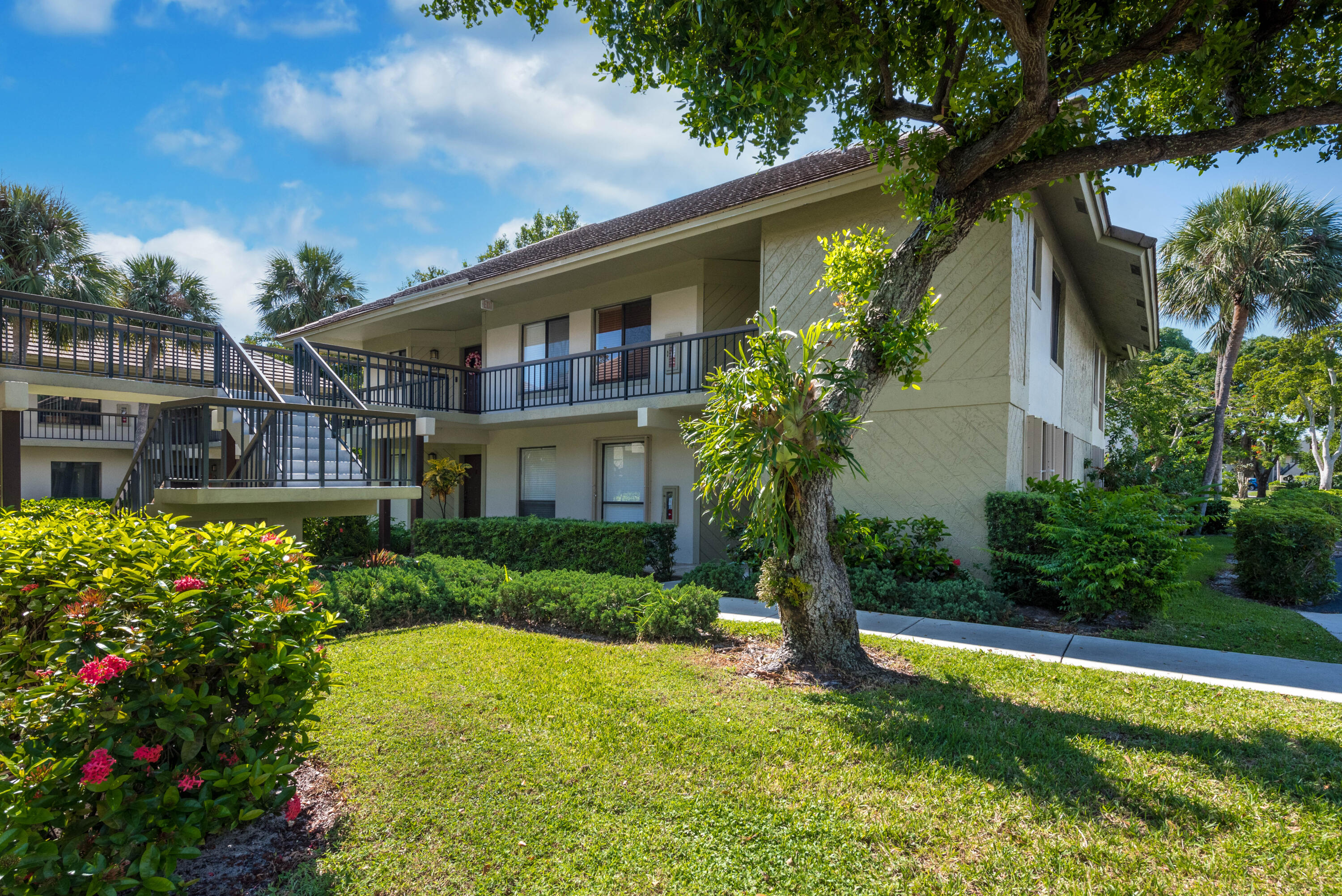 159 Northwest 70th Street, Unit 614 Boca Raton, FL 33487 - Photo 4 of 37 159 NW 70th St. #614-3