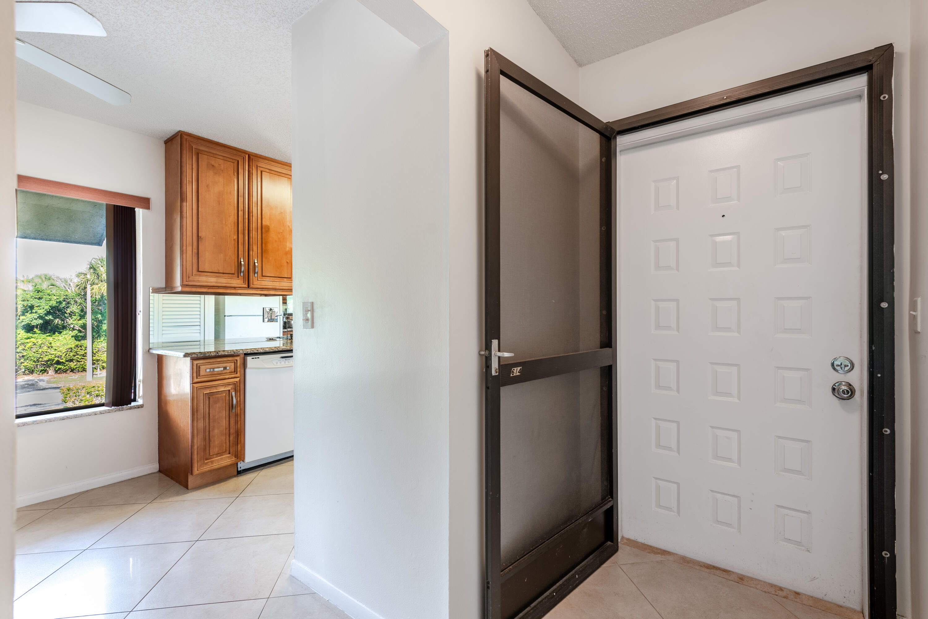 159 Northwest 70th Street, Unit 614 Boca Raton, FL 33487 - Photo 7 of 37 159 NW 70th St. #614-6
