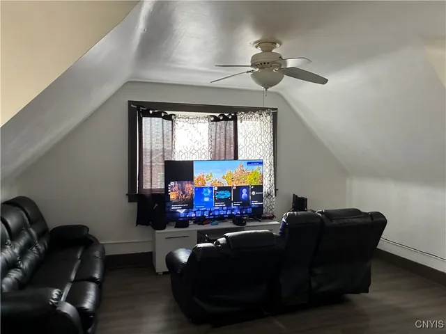 $159,900 | 107 Oak Place, Syracuse, NY 13203