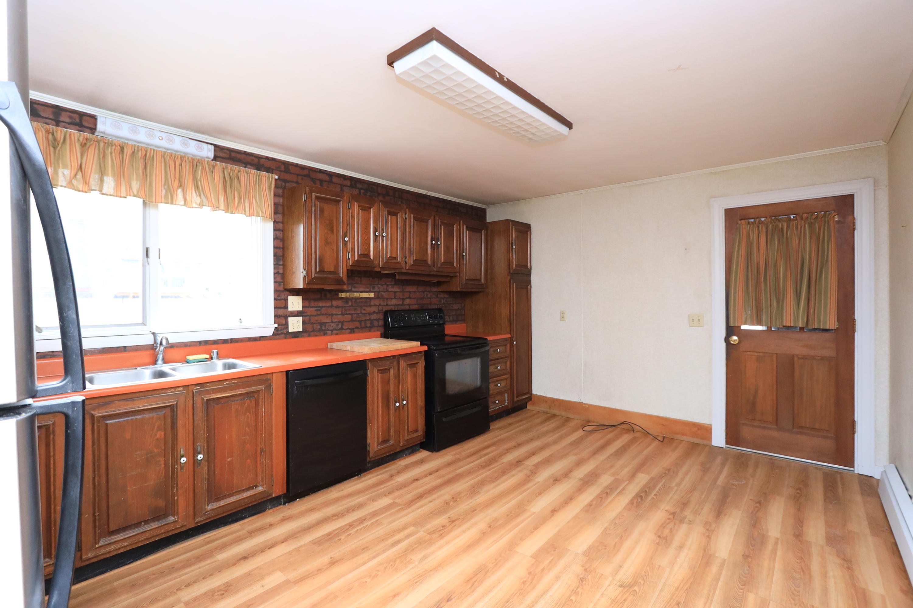 42 Silver Road Bangor, ME 04401 - Photo 5 of 30 05 Kitchen