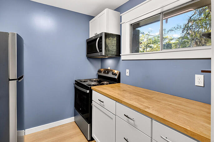 602 Chaplin Street Walterboro, SC 29488 - Photo 4 of 26 IMG_1313