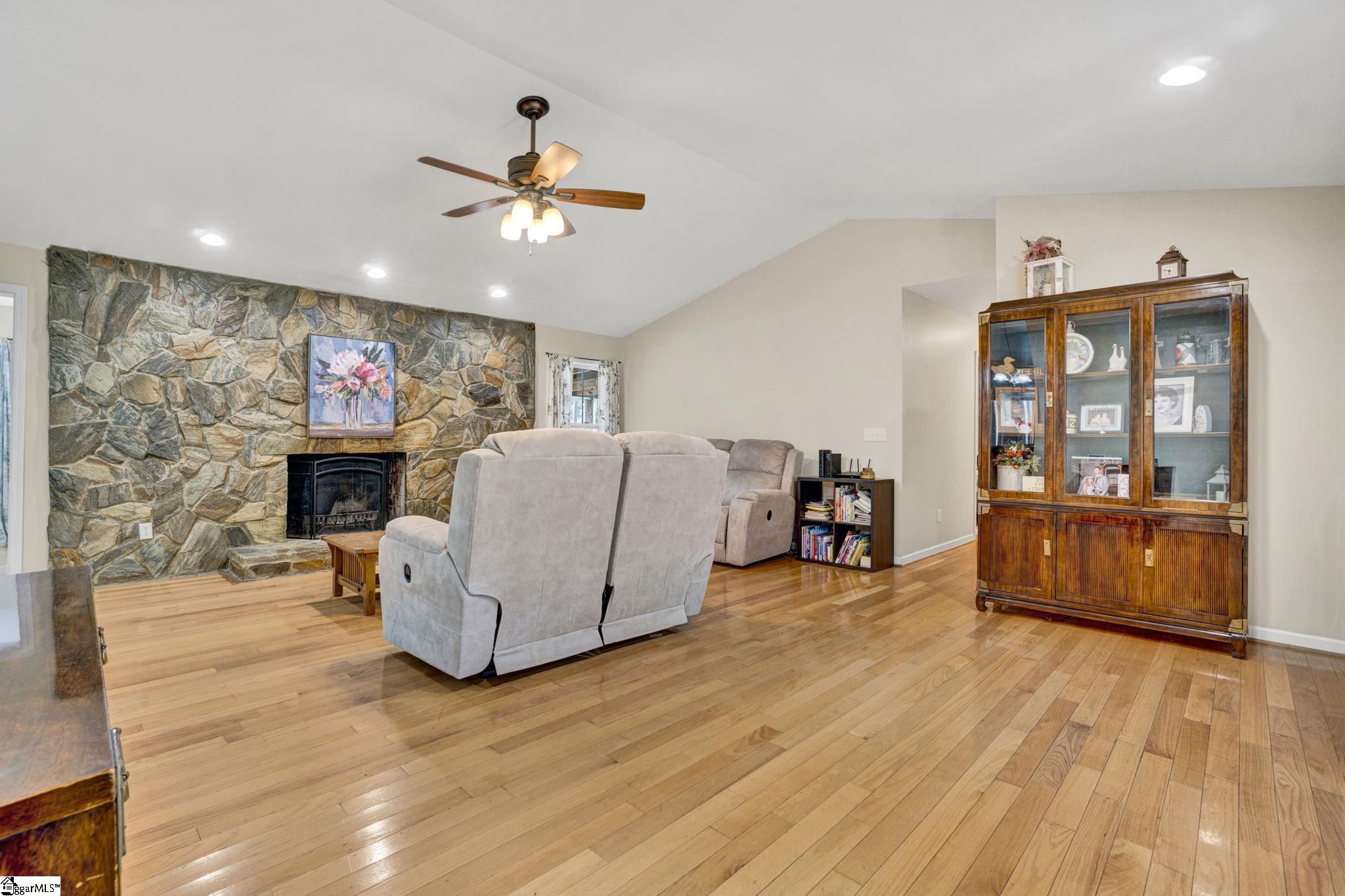 411 Youth Center Road Belton, SC 29627 - Photo 4 of 49