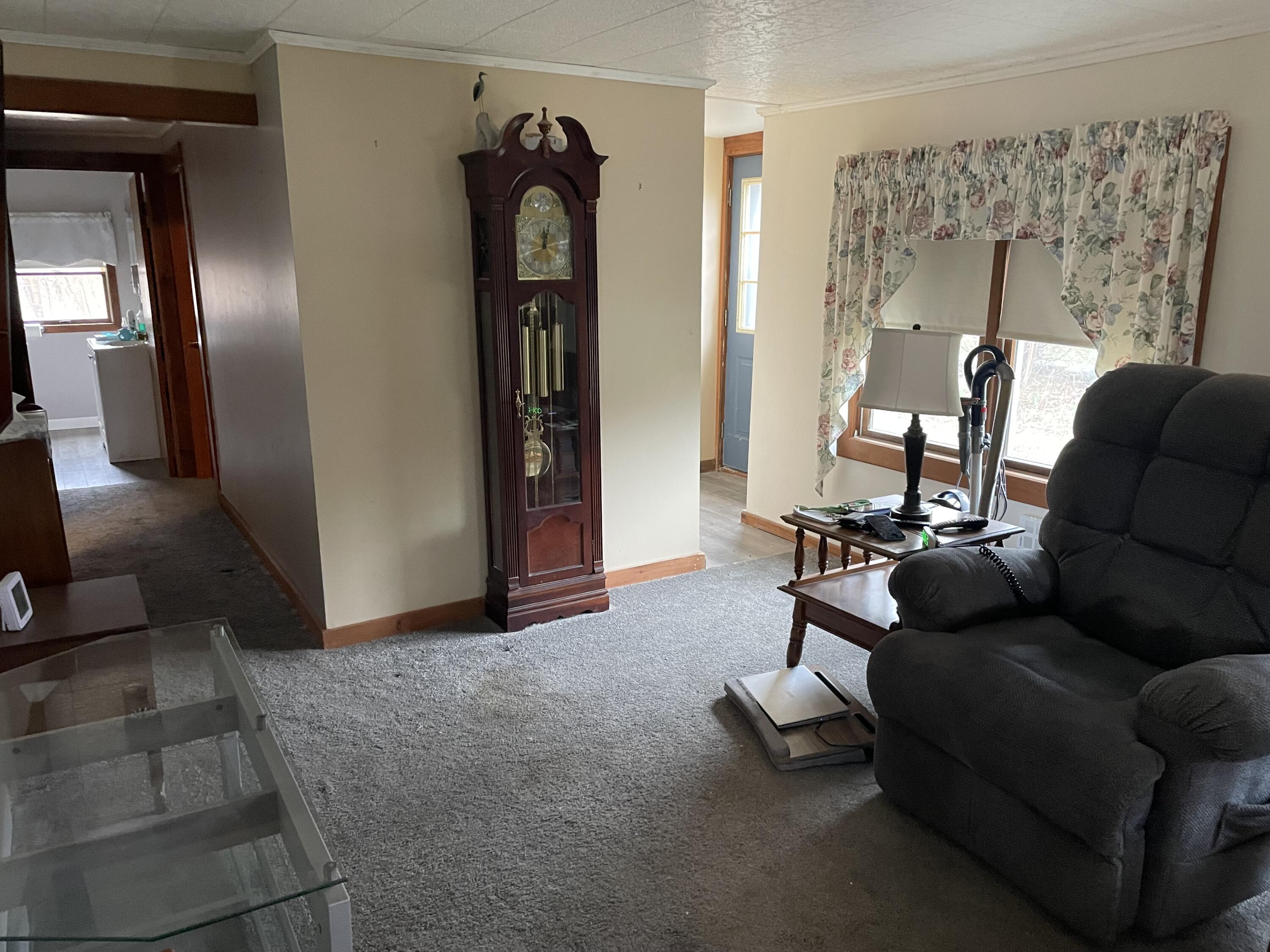 186 Ellms Road Ripley, ME 04930 - Photo 8 of 12 Nicolas Living room