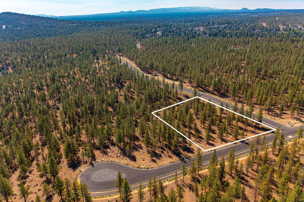 10 Skyline Ranch Road Bend, OR 97703 - Photo 4 of 22 RileyVisuals-60jpg10