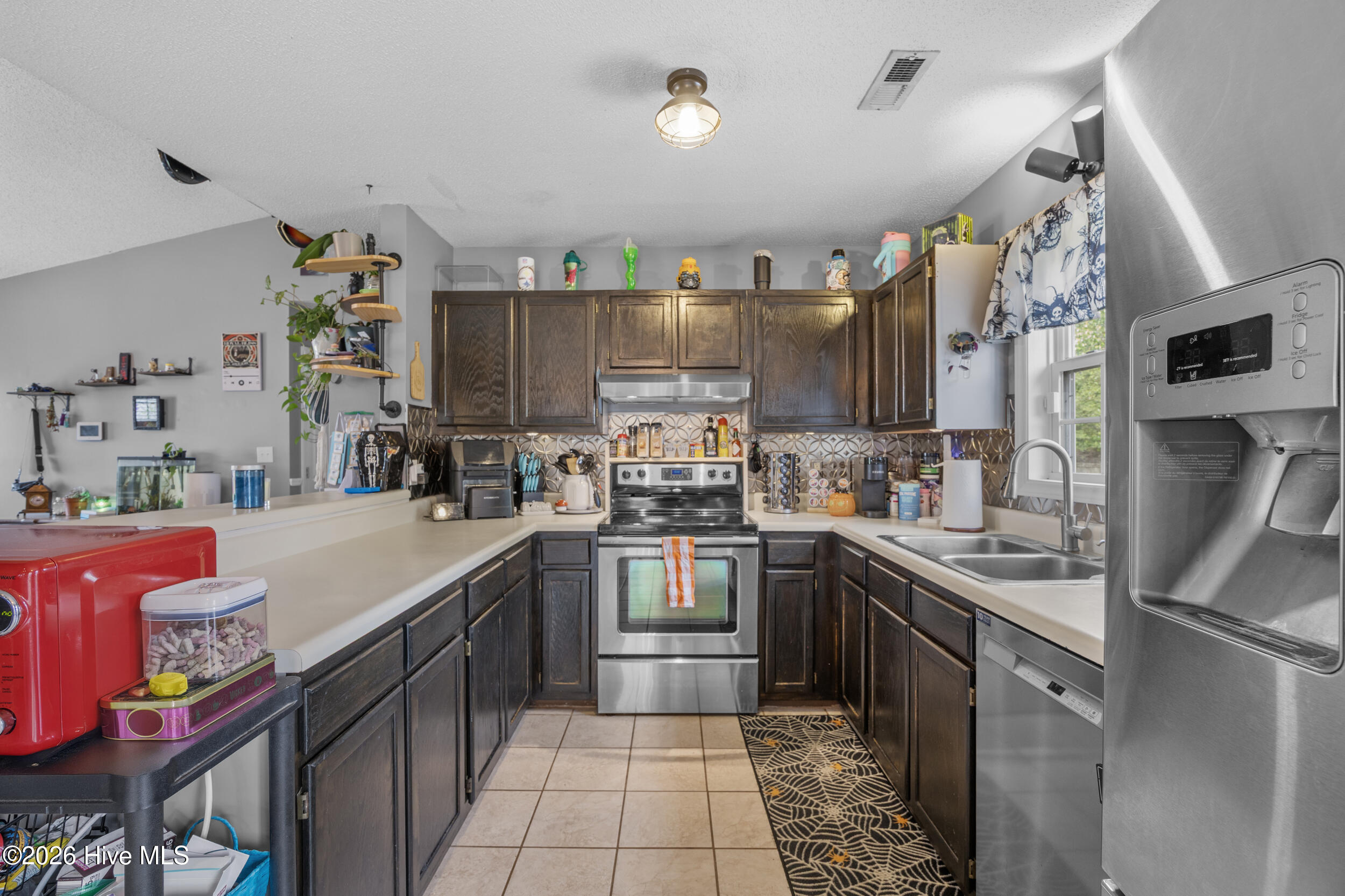 266 Parnell Road Hubert, NC 28539 - Photo 11 of 33 24_kitchen