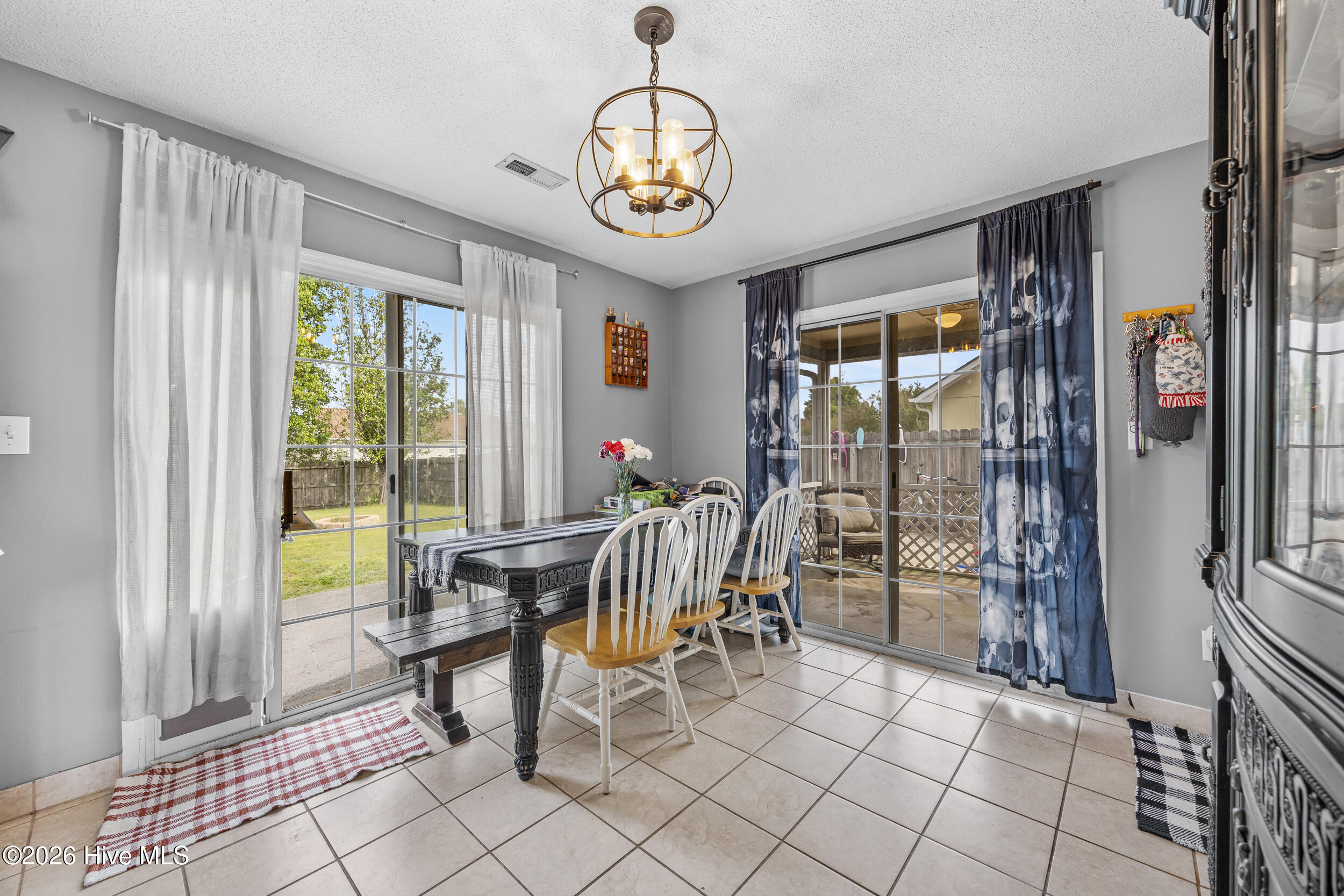 266 Parnell Road Hubert, NC 28539 - Photo 12 of 33 19_dining area
