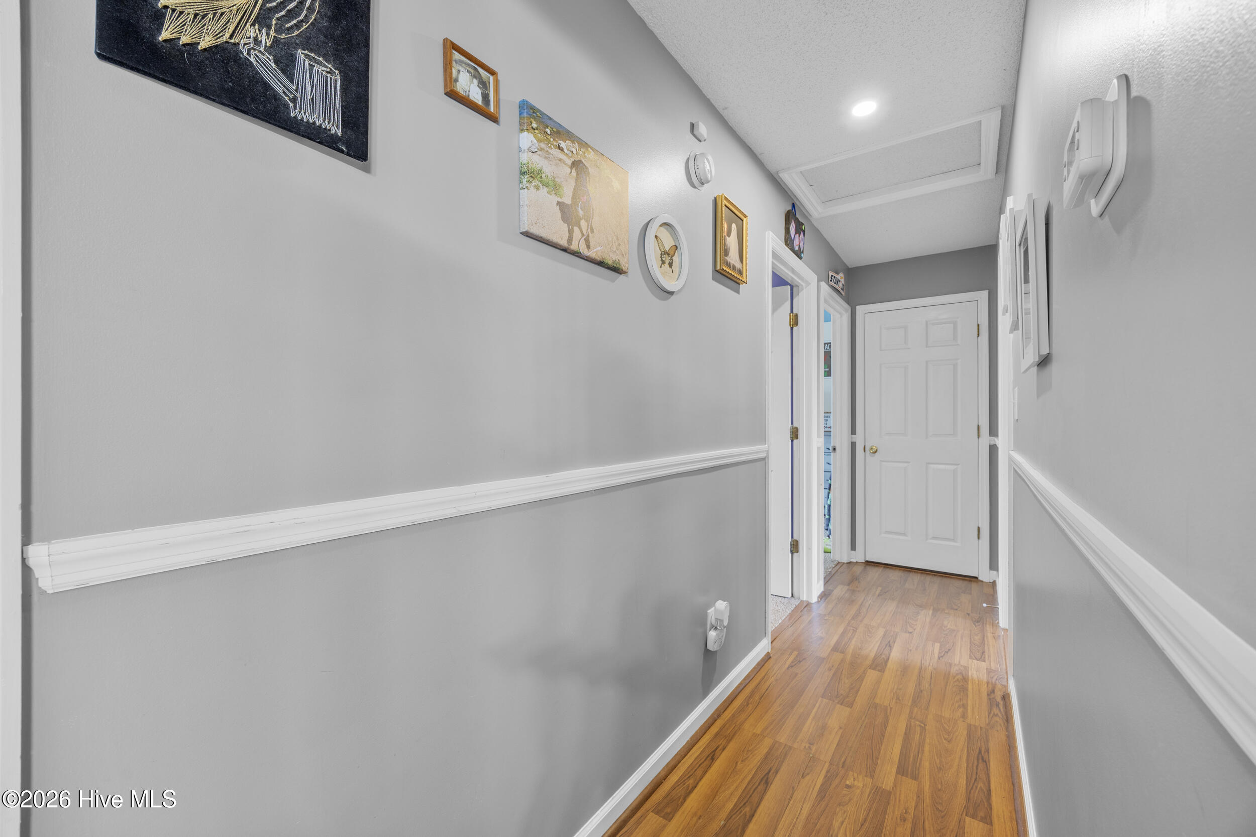 266 Parnell Road Hubert, NC 28539 - Photo 15 of 33 6_hallway