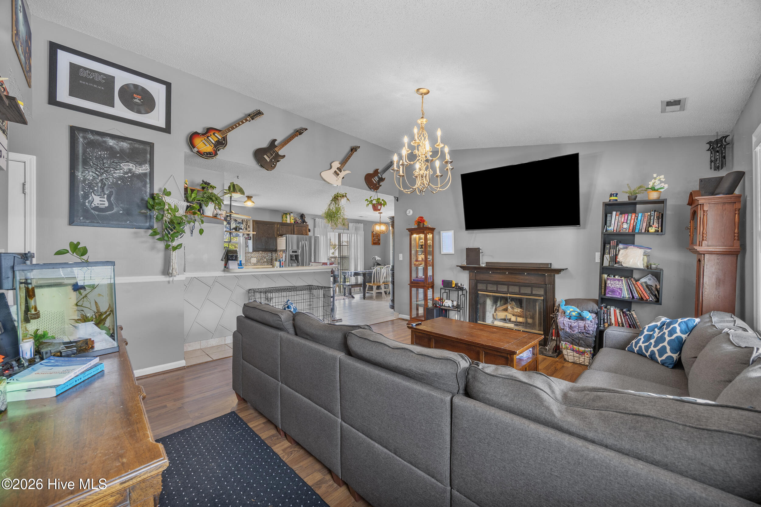 266 Parnell Road Hubert, NC 28539 - Photo 5 of 33 22_living room