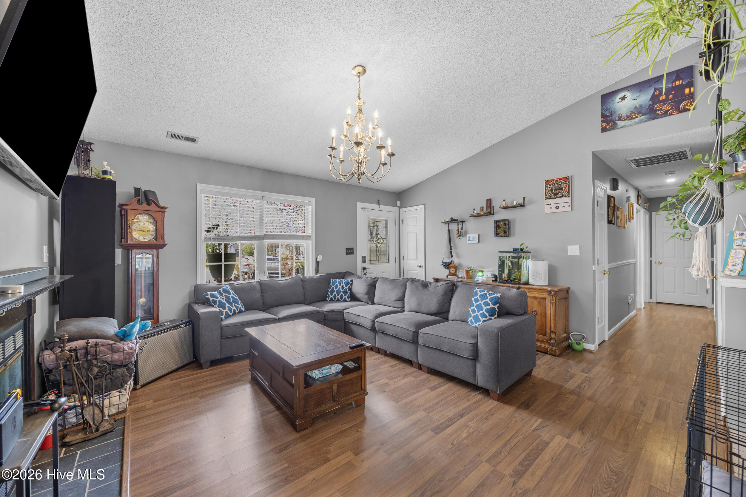 266 Parnell Road Hubert, NC 28539 - Photo 7 of 33 23_living room
