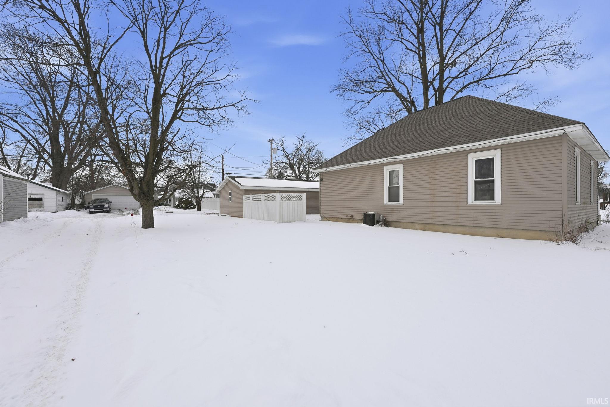 515 South Bennett Street Bluffton, IN 46714 - Photo 20 of 33