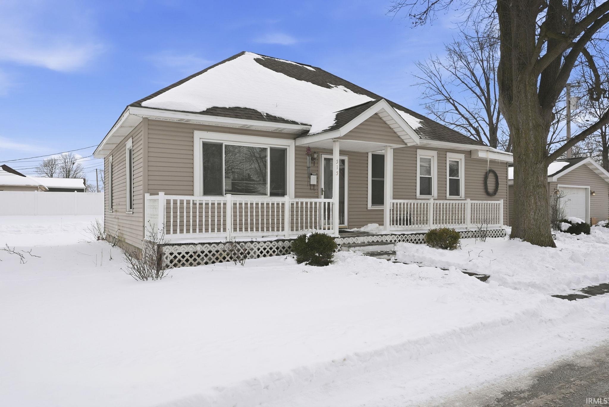 515 South Bennett Street Bluffton, IN 46714 - Photo 3 of 33