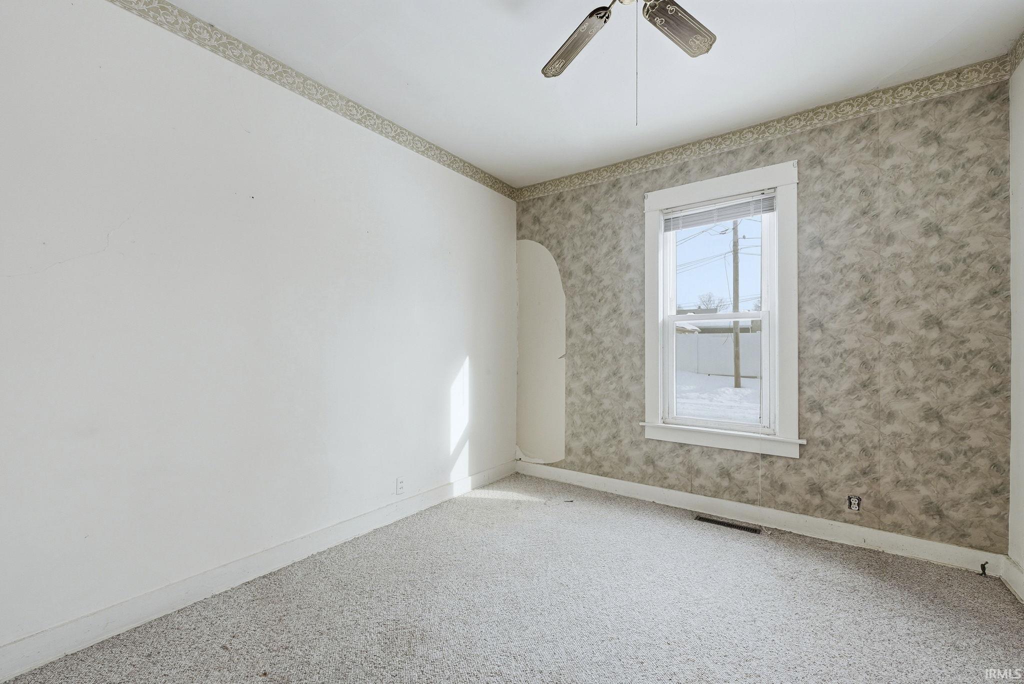 515 South Bennett Street Bluffton, IN 46714 - Photo 4 of 33