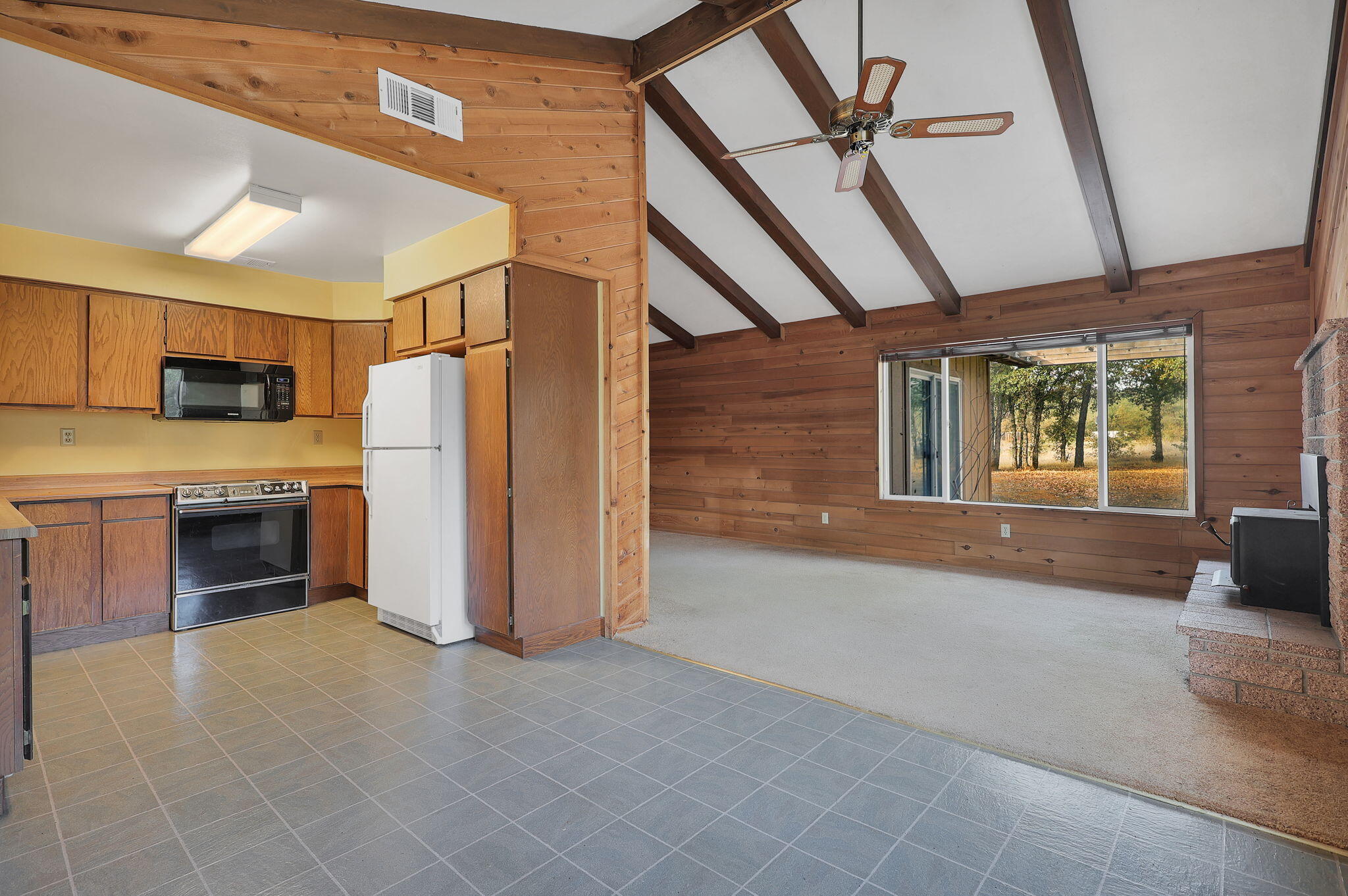 4800 Blackhawk Road Redding, CA 96001 - Photo 3 of 32 4800 Blackhawk Rd