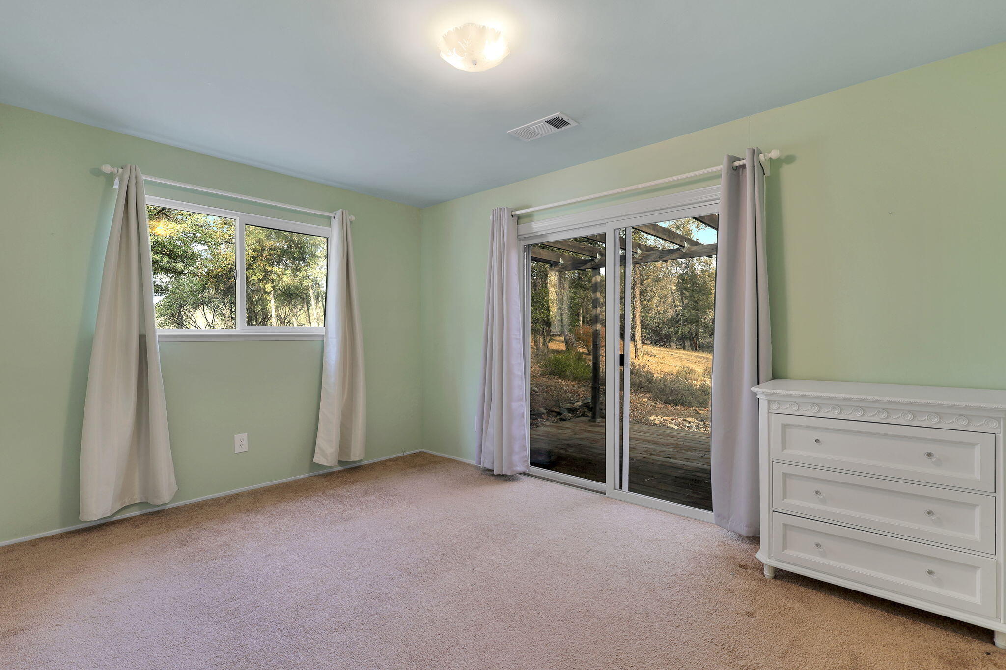 4800 Blackhawk Road Redding, CA 96001 - Photo 10 of 32 4800 Blackhawk Rd