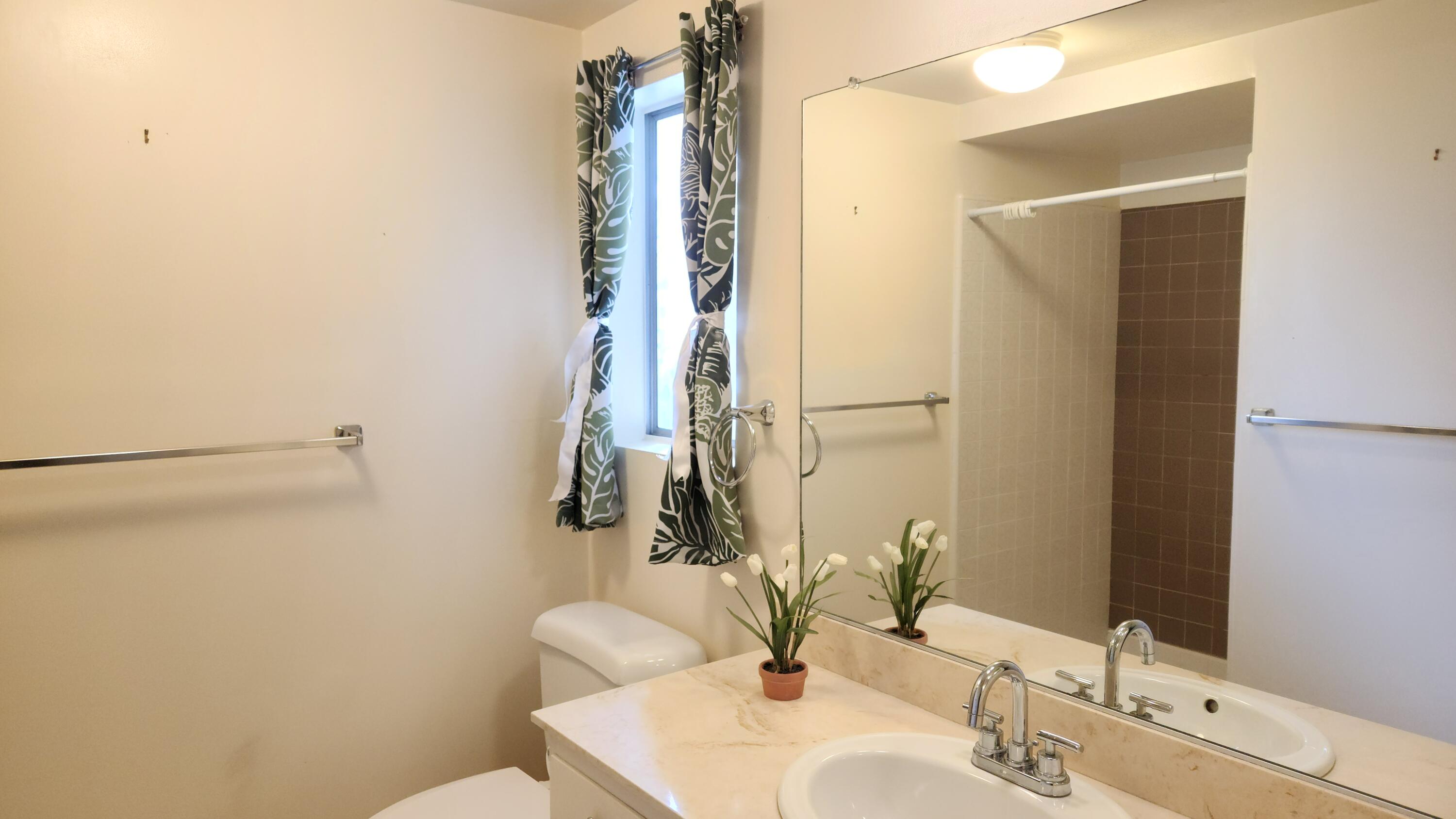 5740 Encina Road, Unit 2 Goleta, CA 93117 - Photo 11 of 16 Guest Bath