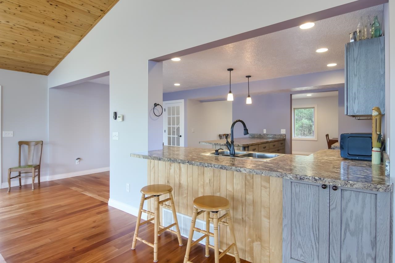 11222 Nichols Road Interlochen, MI 49643 - Photo 28 of 76 1898929-27.JPG