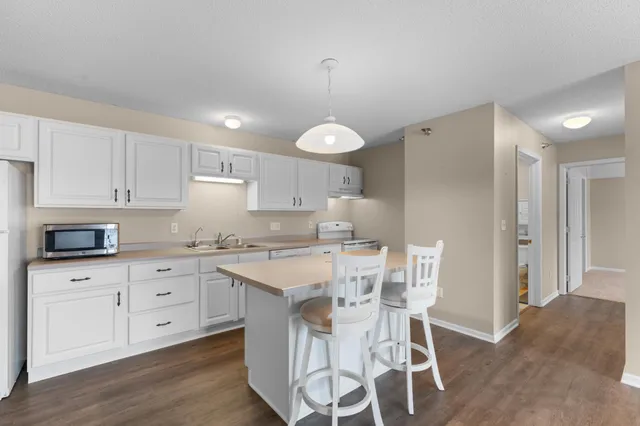 $175,000 | 2056 11th Avenue Southeast, Unit B, Rochester, MN 55904