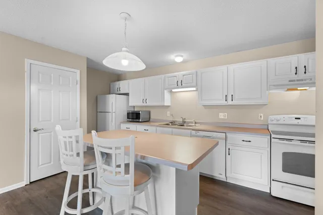 $175,000 | 2056 11th Avenue Southeast, Unit B, Rochester, MN 55904