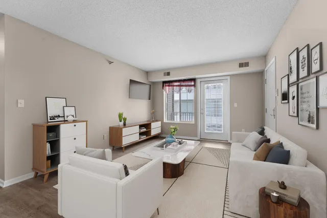 $175,000 | 2056 11th Avenue Southeast, Unit B, Rochester, MN 55904