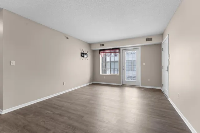 $175,000 | 2056 11th Avenue Southeast, Unit B, Rochester, MN 55904