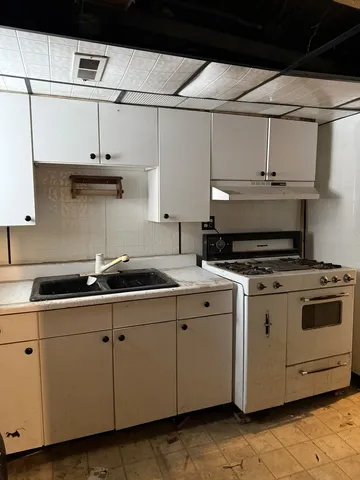 $125,000 | 7006 South East End Avenue, Chicago, IL 60649