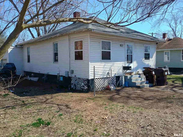 $59,900 | 717 Railroad Street, Beardstown, IL 62618