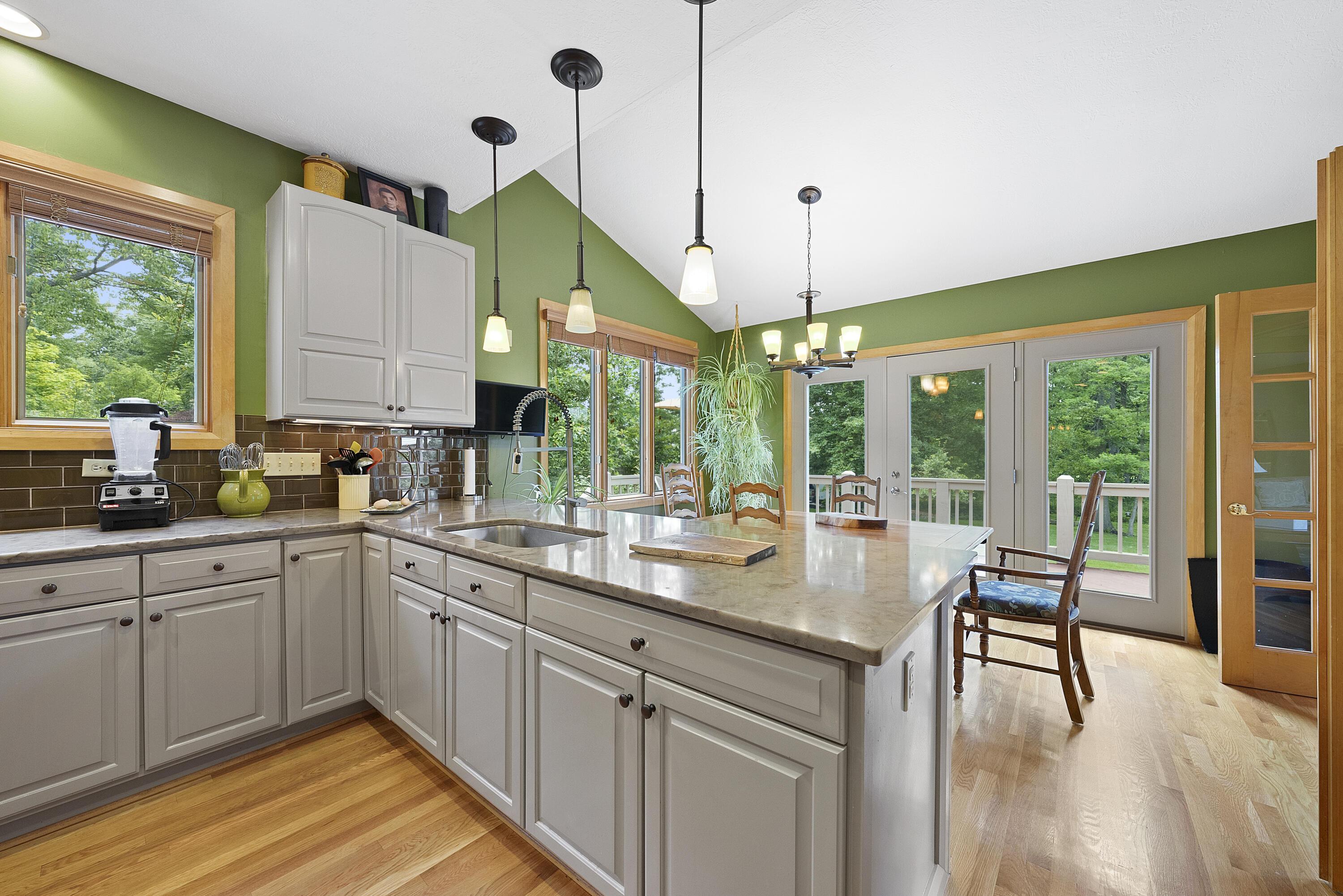 6885 Lewis Center Road Galena, OH 43021 - Photo 12 of 50 Kitchen (4)