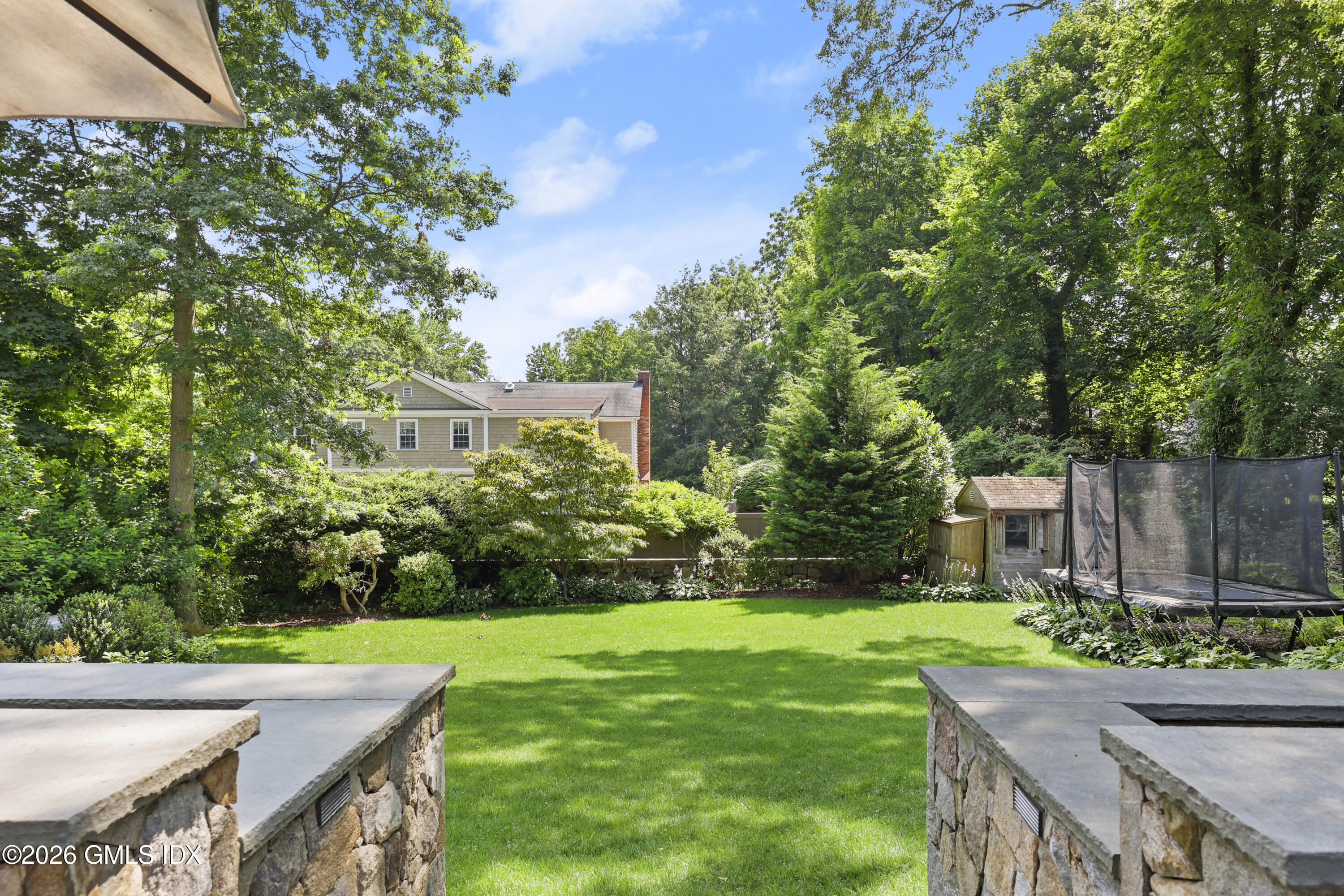 21 Spring Street Riverside, CT 06878 - Photo 13 of 27 lovely level yard