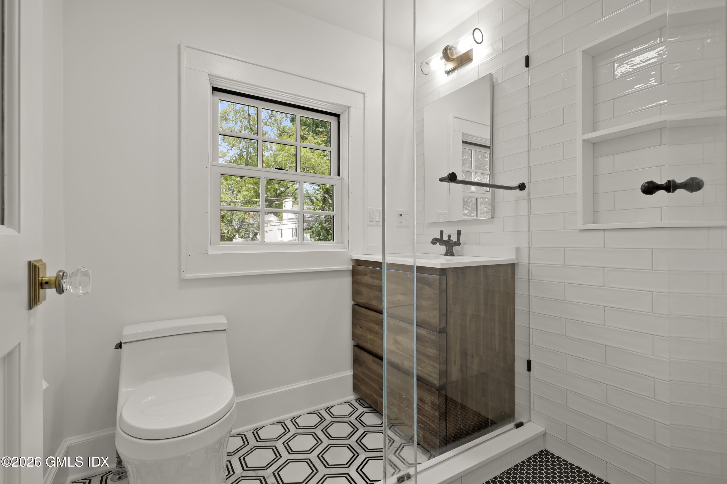 21 Spring Street Riverside, CT 06878 - Photo 22 of 27 new hall ba th