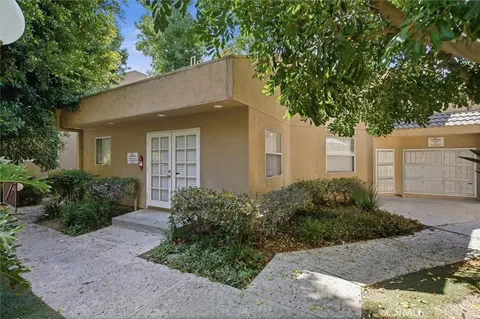 $724,998 | 18730 Hatteras Street, Unit 47, Tarzana, CA 91356