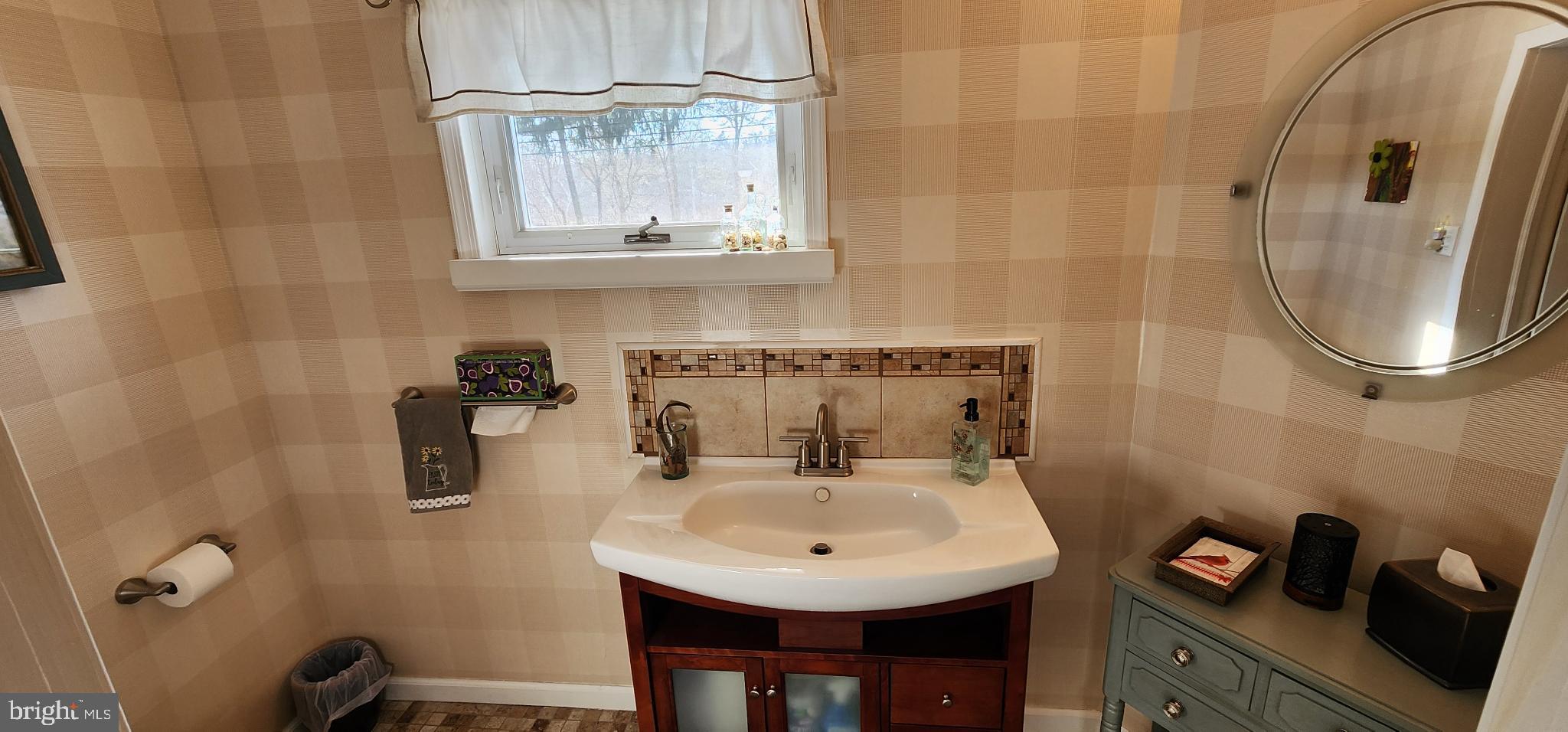 587 Moreland Road Huntingdon Valley, PA 19006 - Photo 14 of 20 Charming bathroom