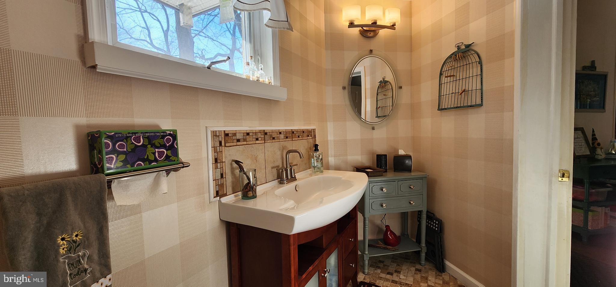 587 Moreland Road Huntingdon Valley, PA 19006 - Photo 15 of 20 Charming powder room