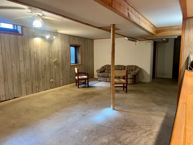 a view of a livingroom with furniture