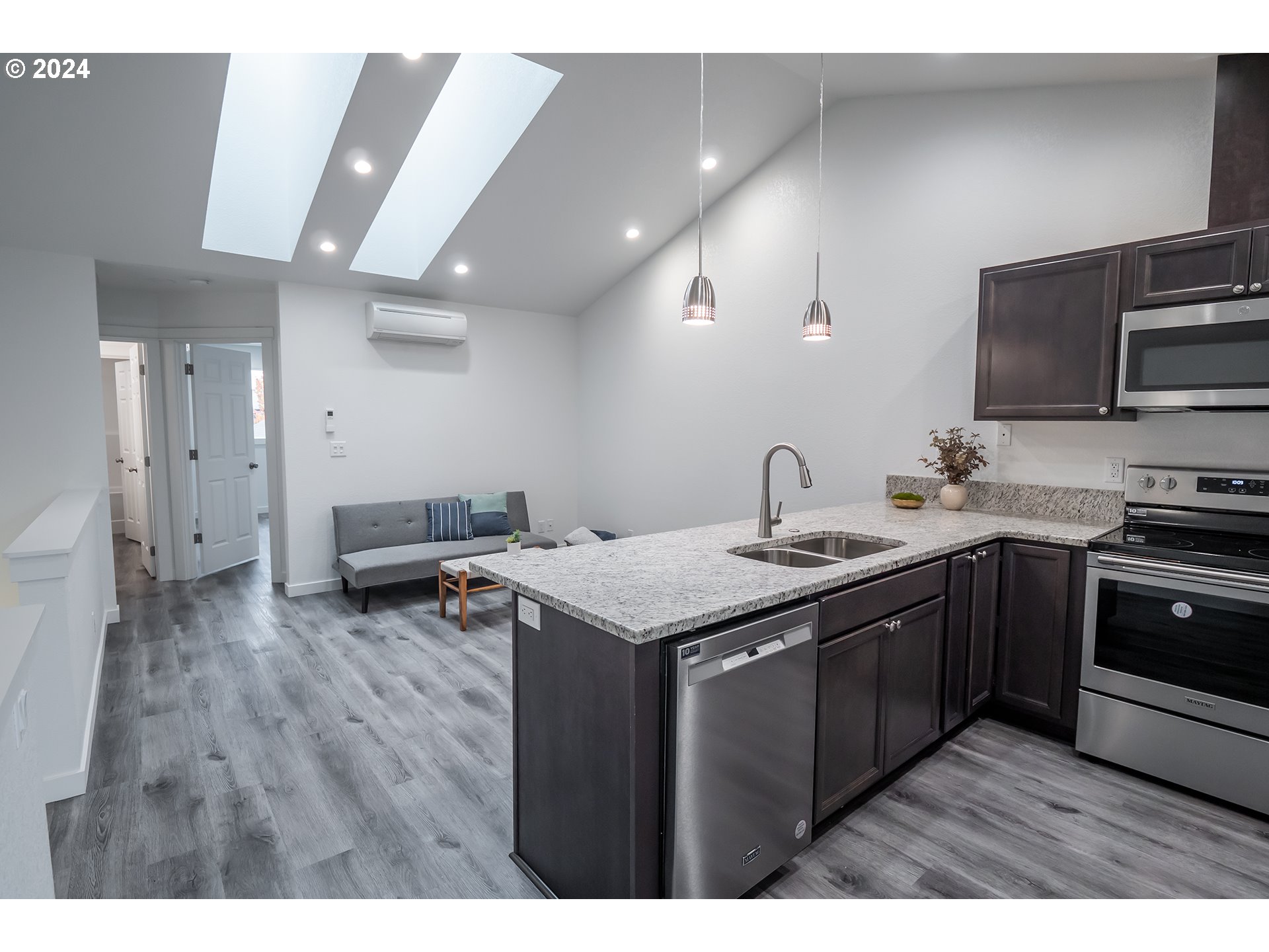 122 65th Place Springfield, OR 97478 - Photo 5 of 31