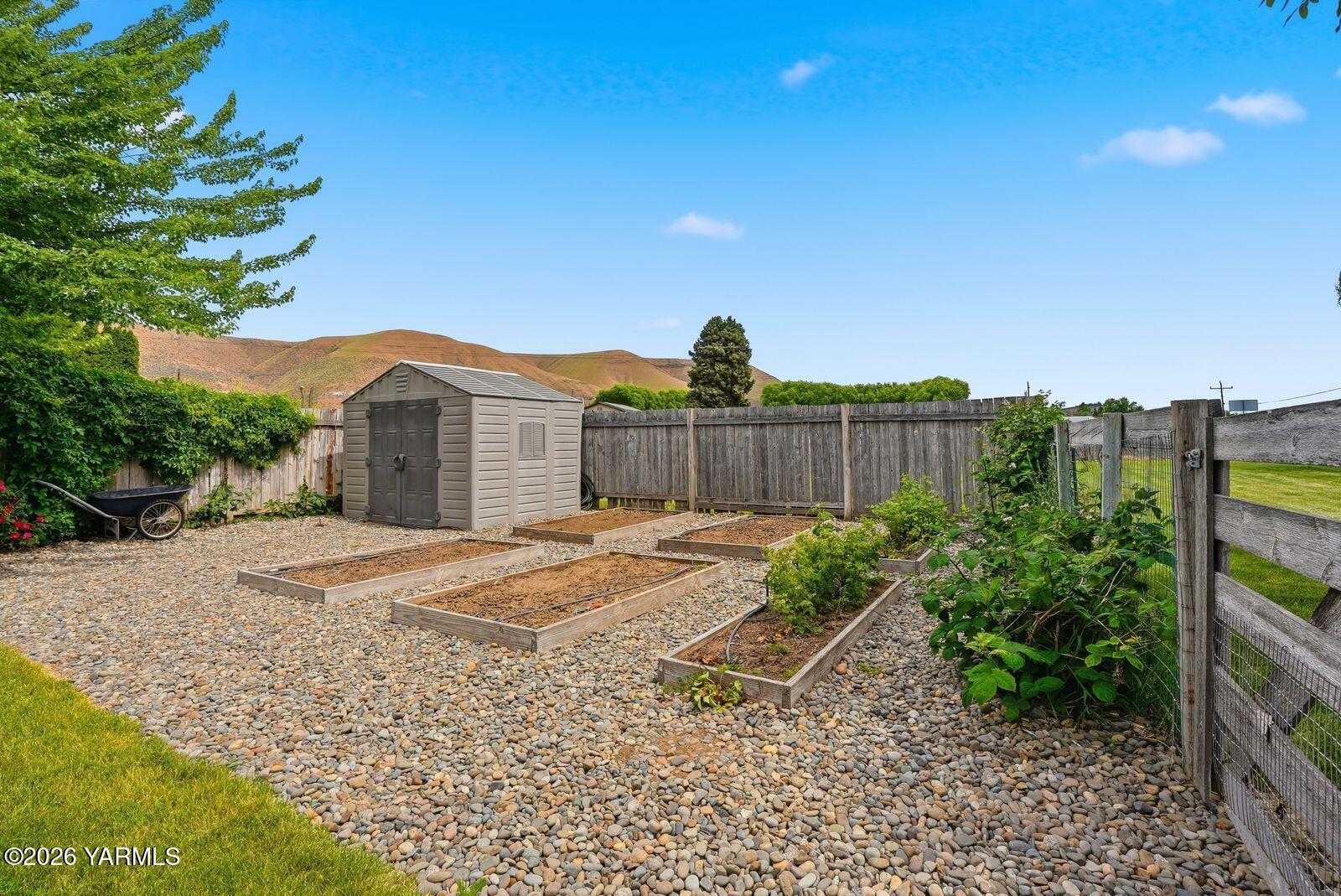 360 McPhee Road Naches, WA 98937 - Photo 15 of 25 17 Garden
